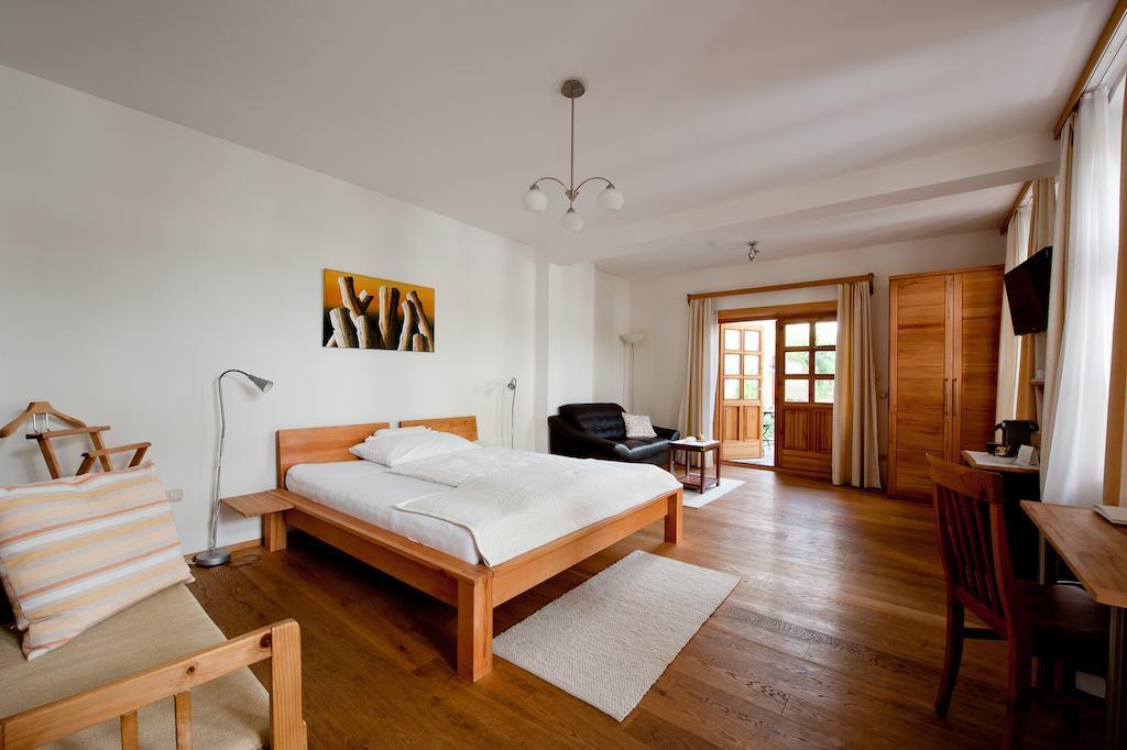 Schreiners Essen Und Wohnen Hotel Viena Habitación foto