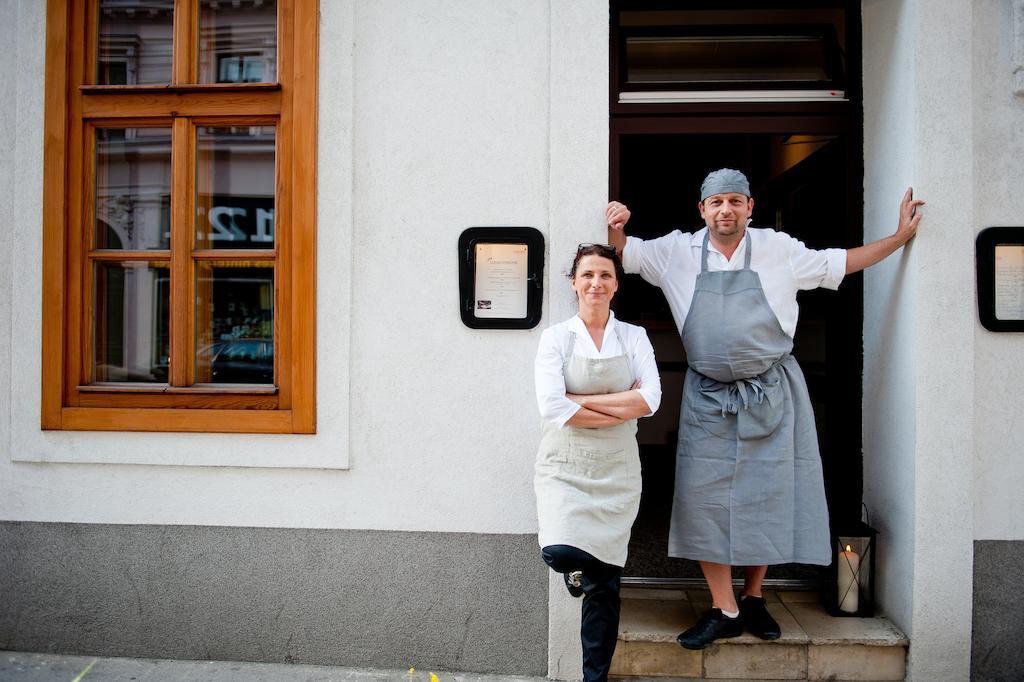 Schreiners Essen Und Wohnen Hotel Viena Exterior foto