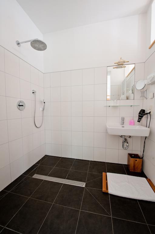 Schreiners Essen Und Wohnen Hotel Viena Habitación foto