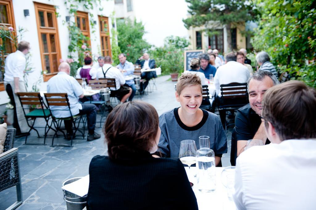 Schreiners Essen Und Wohnen Hotel Viena Exterior foto